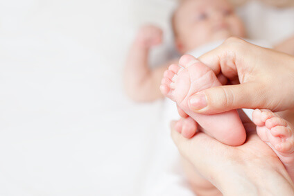 massage pied bébé