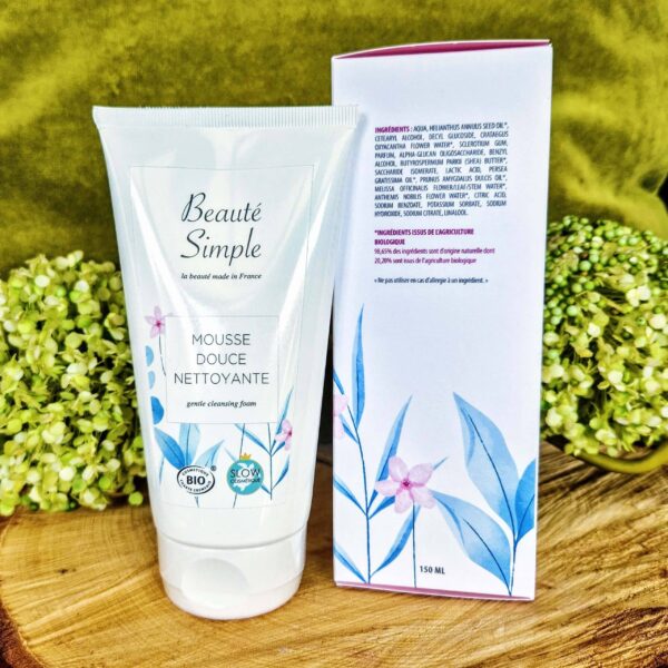 Mousse douce nettoyante visage peau sensible bio et vegan